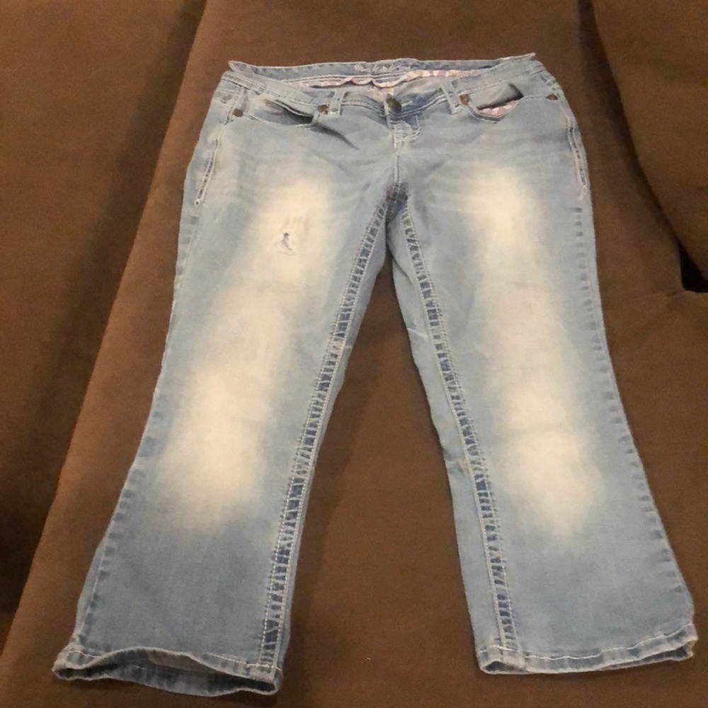 Maurices capris